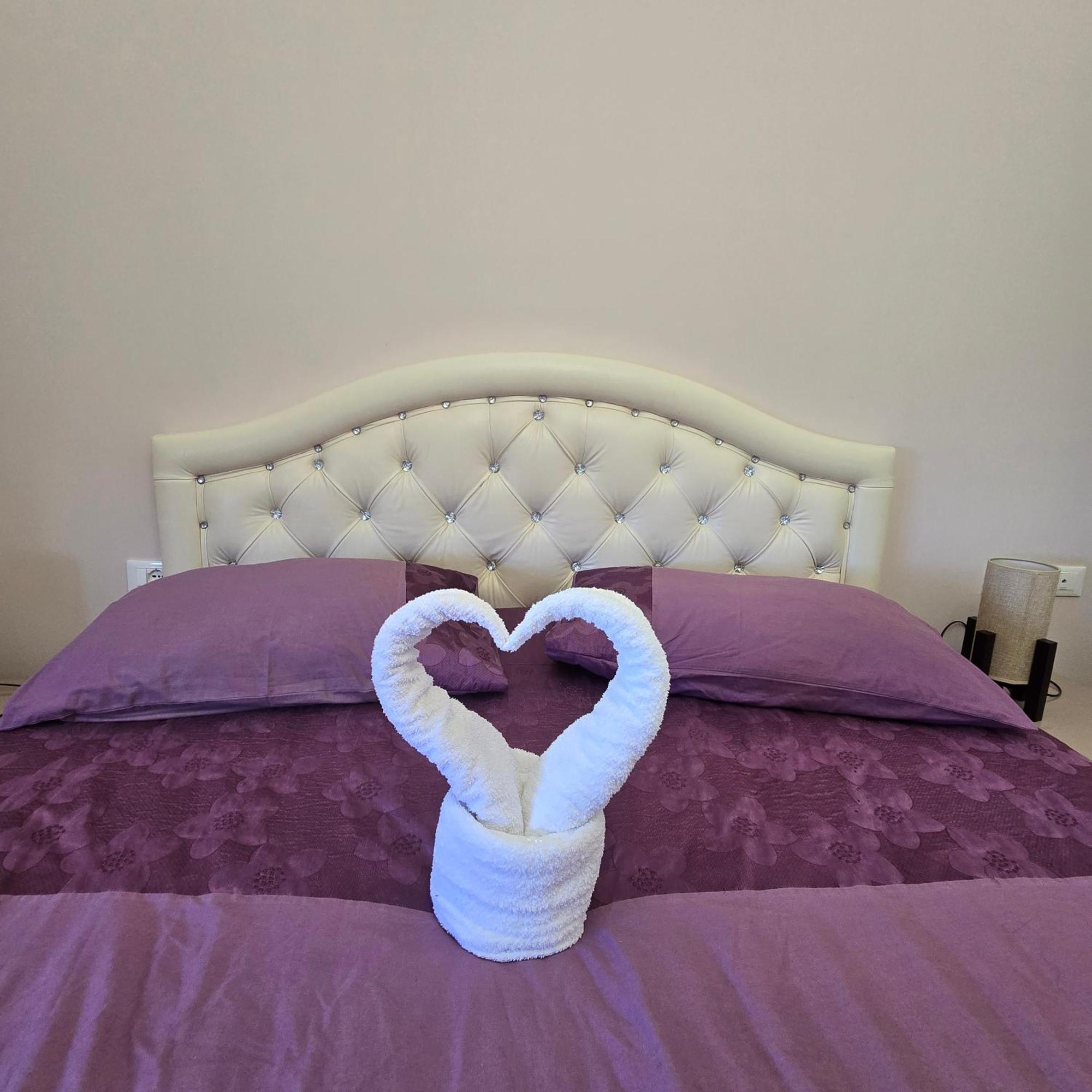 Lakeview Apartament *